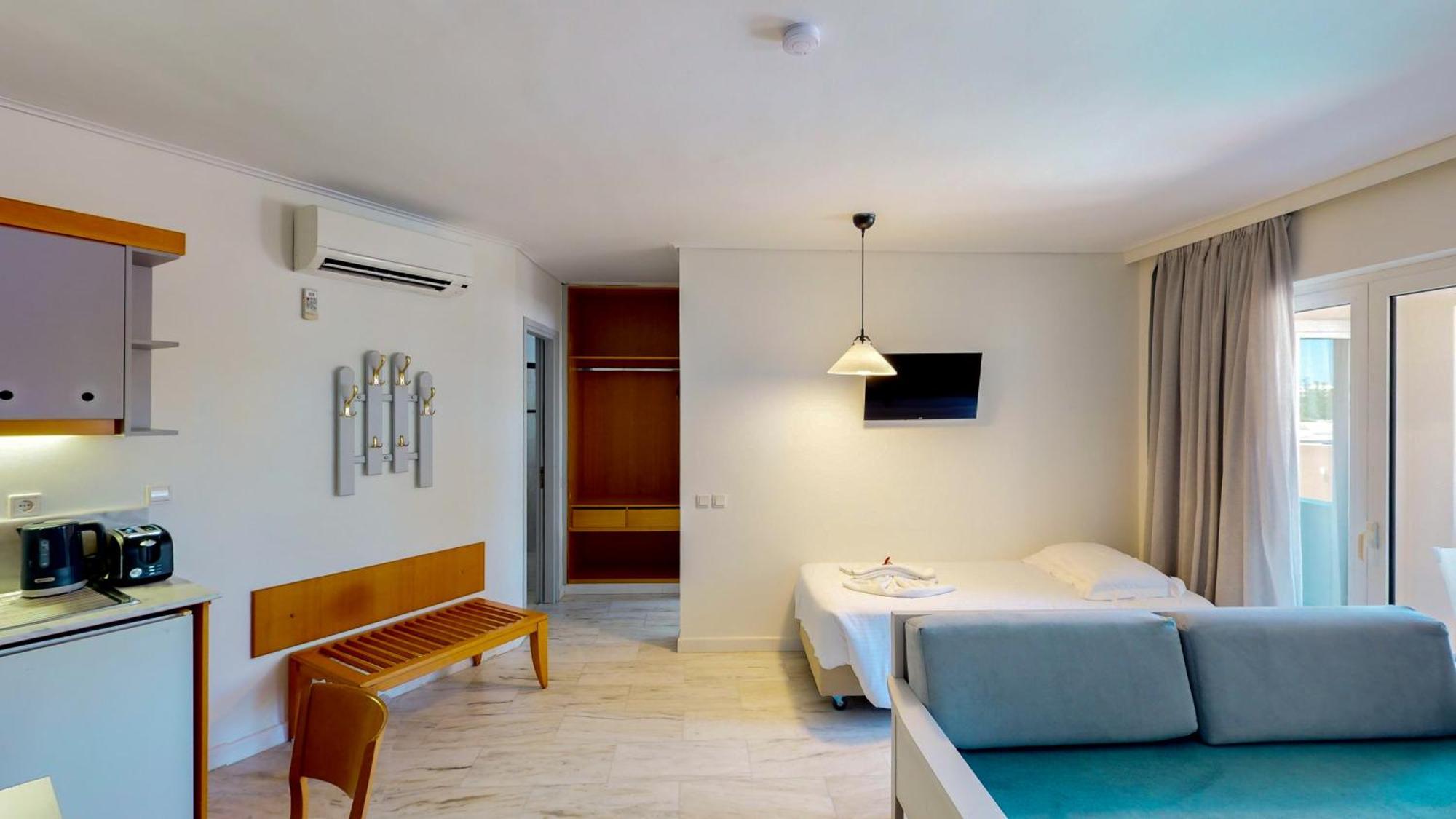 Chrispy Beach Resort, Agia Marina Eksteriør bilde