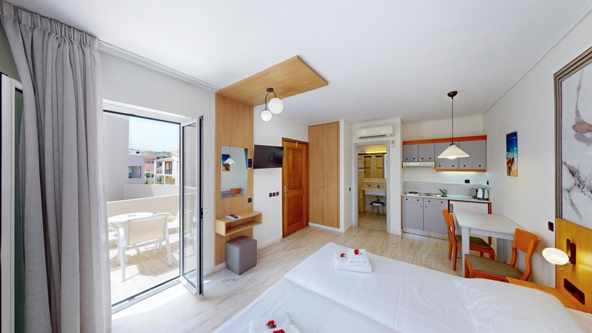 Chrispy Beach Resort, Agia Marina Rom bilde